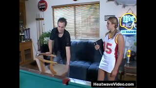 Здраво, Тинејџери клуб #9 - Сан Пандора, Тони Тедесцхи - Девојка-тинејџер зајебава на билијар столу