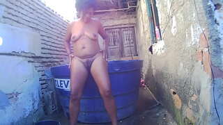 Rentat per la meva piscina en el nu