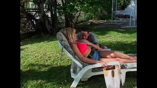 Маћеха са великим сисама воли млади члан - Эллизин Эмберс, Ешли Еванс, Канди Кокс, Кианна Бредли, Мика, Ребека Барду