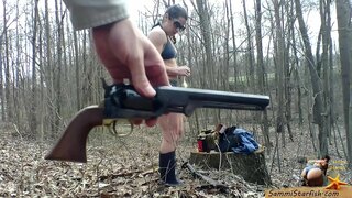 Фермерская қыз бала және қару