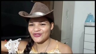 Естхер чини анални секс у џунгли