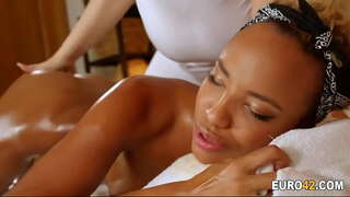 Масажа у уљу боље са мојим лесбиянкой-масерка